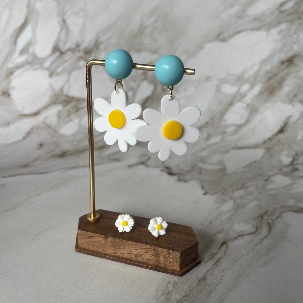 🌼 Daisy Duo Earring Set – Stainless Steel & Alloy Posts